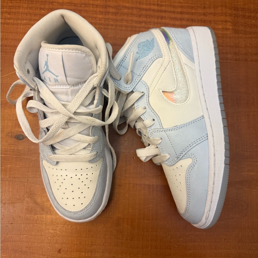 Kids Jordan Sneakers - White and Blue